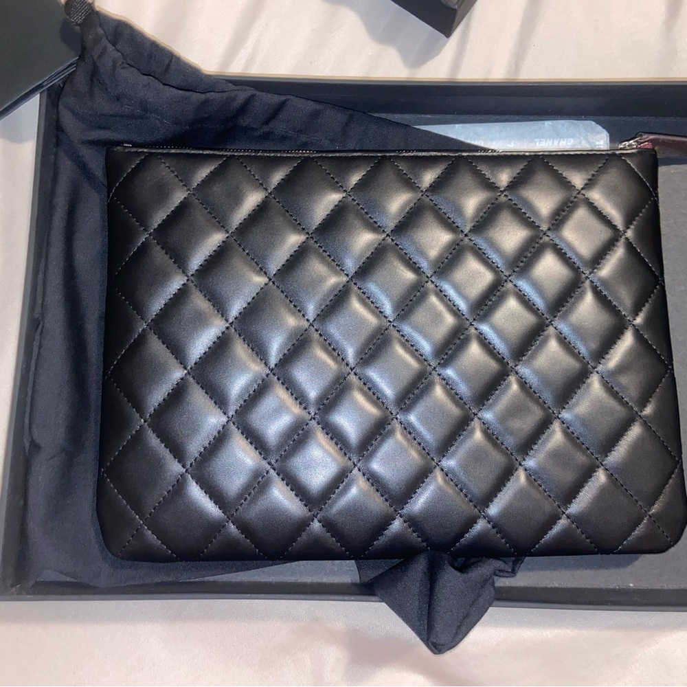 Chanel Pouch - Picture 2 of 7
